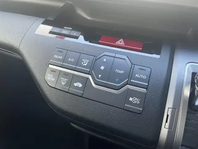 ホンダ ステップワゴン スパーダ Z クールスピリット 千葉県 2013(平25)年 9.5万km プレミアムスパークルブラックパール (株)IDOMが運営する【じしゃロン八千代店】の自社ローン対象車両になります。こちらは現金またはオートローンご利用時の価格です。自社ローンご希望の方は別途その旨お申付け下さい。/純正ナビ（VXM-135VFNi）/ビルトインETC/バックカメラ/クルーズコントロール/ステアリングリモコン/パドルシフト/両側パワースライドドア/純正アルミホイール/ドアバイザー/ウインカーミラー/フォグランプ/オートライト