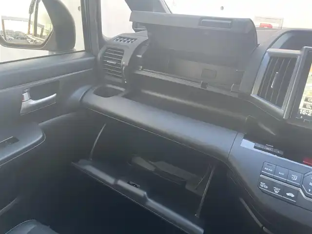 ホンダ ステップワゴン スパーダ Z クールスピリット 千葉県 2013(平25)年 9.5万km プレミアムスパークルブラックパール (株)IDOMが運営する【じしゃロン八千代店】の自社ローン対象車両になります。こちらは現金またはオートローンご利用時の価格です。自社ローンご希望の方は別途その旨お申付け下さい。/純正ナビ（VXM-135VFNi）/ビルトインETC/バックカメラ/クルーズコントロール/ステアリングリモコン/パドルシフト/両側パワースライドドア/純正アルミホイール/ドアバイザー/ウインカーミラー/フォグランプ/オートライト