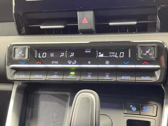 トヨタ ノア ハイブリッド S－Z 栃木県 2025(令7)年 0.3万km ホワイトパールクリスタルシャイン 純正ディスプレイオーディオ/（Bluetooth/USB）/全方位カメラ/モデリスタフルエアロ/トヨタセーフティセンス/プラインドスポットモニター/前後コーナーセンサー/ビルトインETC/両側パワースライドドア/ハーフレザーシート/シートヒーター/オートライト/LEDヘッドライト/AC100V電源/スマートキー/プッシュスタート/革巻きステアリング/ウインカーミラー/電動格納ミラー/純正アルミホイール/純正フロアマット