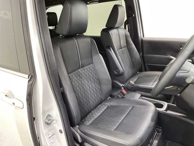 トヨタ ノア ハイブリッド S－Z 栃木県 2025(令7)年 0.3万km ホワイトパールクリスタルシャイン 純正ディスプレイオーディオ/（Bluetooth/USB）/全方位カメラ/モデリスタフルエアロ/トヨタセーフティセンス/プラインドスポットモニター/前後コーナーセンサー/ビルトインETC/両側パワースライドドア/ハーフレザーシート/シートヒーター/オートライト/LEDヘッドライト/AC100V電源/スマートキー/プッシュスタート/革巻きステアリング/ウインカーミラー/電動格納ミラー/純正アルミホイール/純正フロアマット