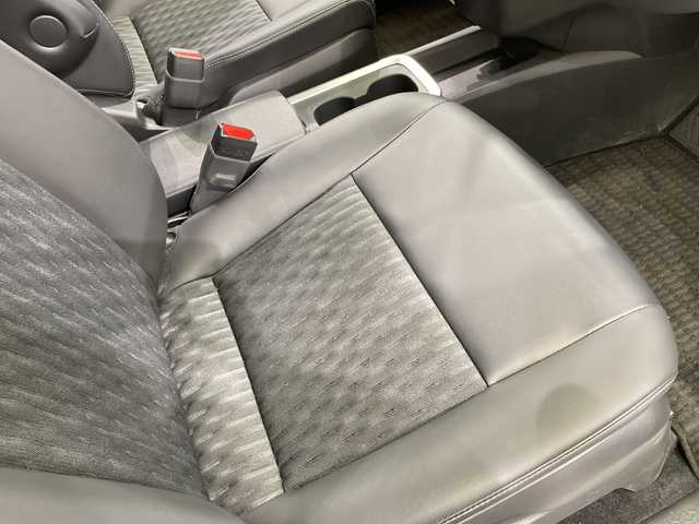 トヨタ ノア ハイブリッド S－Z 栃木県 2025(令7)年 0.3万km ホワイトパールクリスタルシャイン 純正ディスプレイオーディオ/（Bluetooth/USB）/全方位カメラ/モデリスタフルエアロ/トヨタセーフティセンス/プラインドスポットモニター/前後コーナーセンサー/ビルトインETC/両側パワースライドドア/ハーフレザーシート/シートヒーター/オートライト/LEDヘッドライト/AC100V電源/スマートキー/プッシュスタート/革巻きステアリング/ウインカーミラー/電動格納ミラー/純正アルミホイール/純正フロアマット