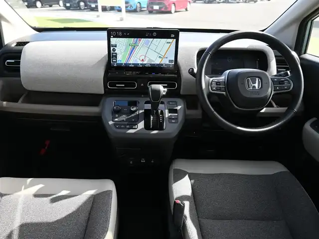 ホンダ フリード ハイブリット e:HEV AIR EX 千葉県 2024(令6)年 0.8万km フィヨルドミストパール ホンダセンシング/・衝突軽減ブレーキ（CMBS）/・車線維持支援システム（LKAS）/・アダプティブクルーズコントロール（ACC）/・誤発進抑制機能/・後方誤発進抑制機能/・ブラインドスポットインフォメーション/両側パワースライドドア/ハーフレザーシート/前席シートヒーター/11.4インチホンダコネクトナビ/地デジTV/【DVD/CD再生機能　Bluetooth接続】/マルチビューカメラシステム/ドライブレコーダー（前後撮影）【DRH-254SF】/ステアリングスイッチ/ETC（2.0）/LEDヘッドライト/ウインカーミラー/コーナーセンサー/純正15インチアルミホイル/サイド/カーテンエアバッグ/Honda スマートキー