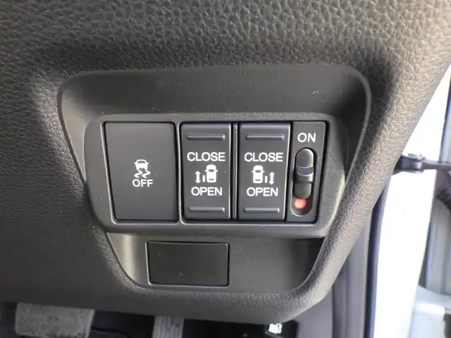 ホンダ フリード ハイブリット e:HEV AIR EX 千葉県 2024(令6)年 0.8万km フィヨルドミストパール ホンダセンシング/・衝突軽減ブレーキ（CMBS）/・車線維持支援システム（LKAS）/・アダプティブクルーズコントロール（ACC）/・誤発進抑制機能/・後方誤発進抑制機能/・ブラインドスポットインフォメーション/両側パワースライドドア/ハーフレザーシート/前席シートヒーター/11.4インチホンダコネクトナビ/地デジTV/【DVD/CD再生機能　Bluetooth接続】/マルチビューカメラシステム/ドライブレコーダー（前後撮影）【DRH-254SF】/ステアリングスイッチ/ETC（2.0）/LEDヘッドライト/ウインカーミラー/コーナーセンサー/純正15インチアルミホイル/サイド/カーテンエアバッグ/Honda スマートキー