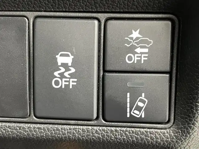 ホンダ ステップワゴン 福島県 2016(平28)年 4.9万km プレミアムスパークルブラックパール ホンダセンシング/・衝突軽減ブレーキ（CMBS）/・誤発進抑制機能/・アダプティブクルーズコントロール（ACC）/・車線維持支援システムシステム（LKAS）/純正ナビ　/型式:VXM-174VFXi/【CD/DVD/FM/AM/BT/フルセグＴＶ】/・バックカメラ/・ＥＴＣ/・ドライブレコーダー/両側パワースライドドア/わくわくゲート/LEDヘッドライト/スマートキー/・プッシュスタート/純正フロアマット/アイドリングストップ