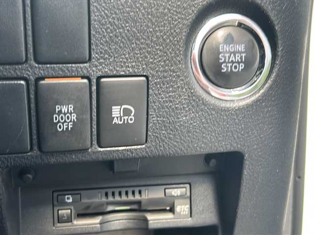 トヨタ ヴェルファイア Z 広島県 2018(平30)年 8.2万km ホワイトパールクリスタルシャイン 禁煙/純正9インチナビ/CD/DVD/DTV/Bluetooth/バックカメラ/純正フリップダウンモニター/F/S/Rエアロ/レーダークルーズコントロール/両側パワースライドドア/LDA/LEDオートライト/オートマチックハイビーム/クリアランスソナー/ビルトインETC/ドライブレコーダー/スマートキー/プッシュスタート/フロアマット/純正ドアバイザー/純正アルミホイール