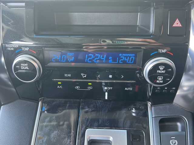 トヨタ ヴェルファイア Z 広島県 2018(平30)年 8.2万km ホワイトパールクリスタルシャイン 禁煙/純正9インチナビ/CD/DVD/DTV/Bluetooth/バックカメラ/純正フリップダウンモニター/F/S/Rエアロ/レーダークルーズコントロール/両側パワースライドドア/LDA/LEDオートライト/オートマチックハイビーム/クリアランスソナー/ビルトインETC/ドライブレコーダー/スマートキー/プッシュスタート/フロアマット/純正ドアバイザー/純正アルミホイール