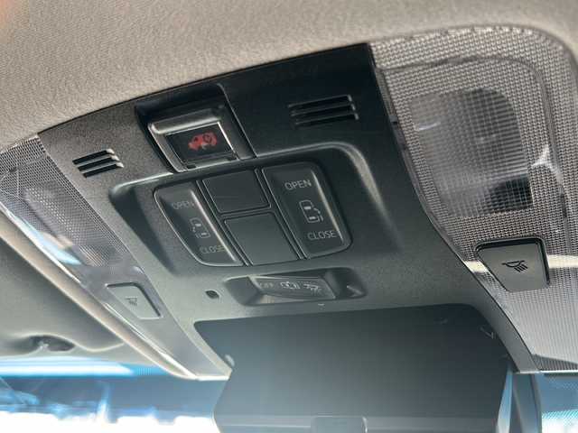 トヨタ ヴェルファイア Z 広島県 2018(平30)年 8.2万km ホワイトパールクリスタルシャイン 禁煙/純正9インチナビ/CD/DVD/DTV/Bluetooth/バックカメラ/純正フリップダウンモニター/F/S/Rエアロ/レーダークルーズコントロール/両側パワースライドドア/LDA/LEDオートライト/オートマチックハイビーム/クリアランスソナー/ビルトインETC/ドライブレコーダー/スマートキー/プッシュスタート/フロアマット/純正ドアバイザー/純正アルミホイール