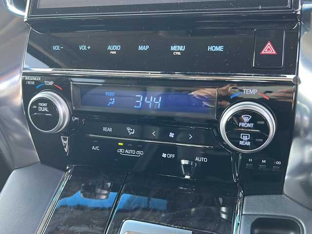 トヨタ アルファード S Cパッケージ 愛媛県 2019(令1)年 4.5万km ホワイトパールクリスタルシャイン 純正ナビ/Bluetooth/CD/DVD/USB/SD/フルセグ/ワンオーナー/ドライブレコーダー/純正フリップダウンモニター/両側パワースライドドア/パワーバックドア/ビルトインETC/純正フロアマット/純正18インチAW/LEDヘッドライト/オートライト/スペアキー/スマートキー/保証書/取扱説明書