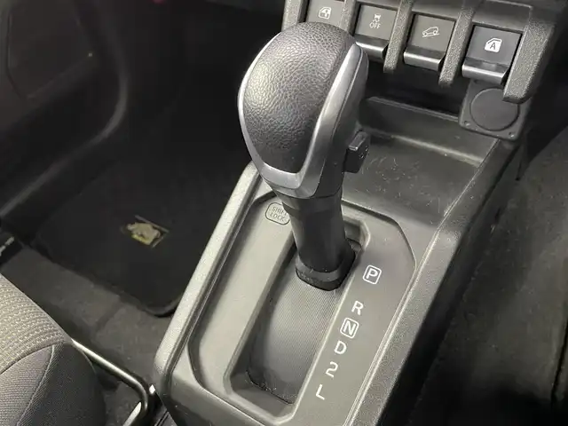 スズキ ジムニー シエラ JC 富山県 2020(令2)年 3.3万km ブルーイッシュブラックパール3 社外ナビ（AM/FM/DVD/BT/フルセグ）/バックカメラ/D/N席シートヒーター/衝突被害軽減システム/クルーズコントロール/レーンキープアシスト/純正アルミホイール/純正フロアマット/オートLEDライト/フォグライト/革巻きステアリング/ステアリングスイッチ/スマートキー