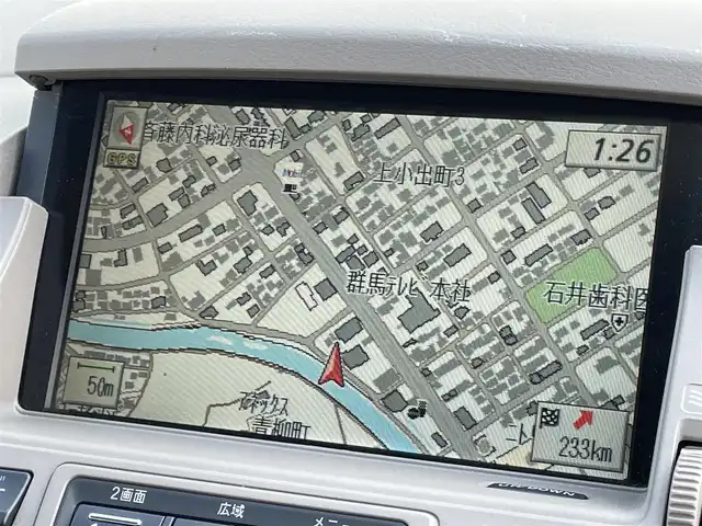 日産 プレジデント ソブリン 群馬県 2010(平22)年 5.7万km ブレードシルバー 純正ＨＤＤナビ　/フリップダウンモニター　/バックカメラ　/後席シートヒーター　/全席パワーシート　/後席マッサージ機能　/白レザーシート　/白＋木目調内装　/クルーズコントロール　/純正１６型ＡＷ　/純正フロアマット/電動格納ミラー/本革ステアリング/スマートキー/ドライブモード切替/シートセットポジションメモリー/純正ビルトインETC/パワーステアリング/１００V充電