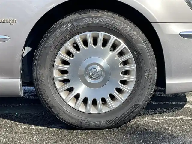 日産 プレジデント ソブリン 群馬県 2010(平22)年 5.7万km ブレードシルバー 純正ＨＤＤナビ　/フリップダウンモニター　/バックカメラ　/後席シートヒーター　/全席パワーシート　/後席マッサージ機能　/白レザーシート　/白＋木目調内装　/クルーズコントロール　/純正１６型ＡＷ　/純正フロアマット/電動格納ミラー/本革ステアリング/スマートキー/ドライブモード切替/シートセットポジションメモリー/純正ビルトインETC/パワーステアリング/１００V充電