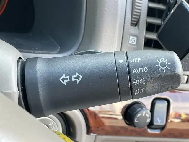 日産 プレジデント ソブリン 群馬県 2010(平22)年 5.7万km ブレードシルバー 純正ＨＤＤナビ　/フリップダウンモニター　/バックカメラ　/後席シートヒーター　/全席パワーシート　/後席マッサージ機能　/白レザーシート　/白＋木目調内装　/クルーズコントロール　/純正１６型ＡＷ　/純正フロアマット/電動格納ミラー/本革ステアリング/スマートキー/ドライブモード切替/シートセットポジションメモリー/純正ビルトインETC/パワーステアリング/１００V充電