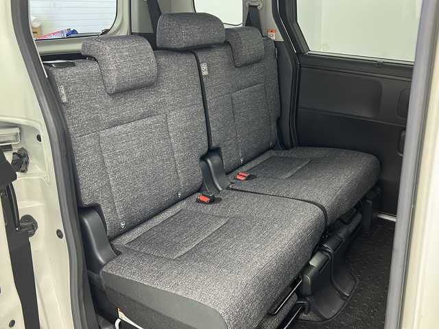 トヨタ シエンタ ハイブリッド Z 宮城県 2022(令4)年 2.4万km ホワイトパールクリスタルシャイン 禁煙車/4WD/両側パワースライドドア/Toyota Safety Sense	/・プリクラッシュセーフティ		/・レーントレーシングアシスト		/・レーダークルーズコントロール/・オートマチックハイビーム/・リヤクロストラフィックアラート/・パーキングサポートブレーキ/・クリアランスソナー/・ブラインドスポットモニター/純正ディスプレイオーディオ/・BT.USB.Miracast/バックカメラ/革巻きステアリング/ステアリングスイッチ/LEDヘッドライト/アイドリングストップ/横滑り防止機能/プッシュスタート/スマートキー/AC100V/ロールサンシェード/純正フロアマッド/純正15インチスチールホイール