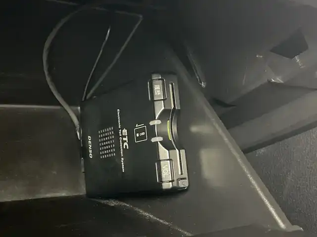 トヨタ ８６ GT 愛知県 2014(平26)年 4.2万km サテンホワイトパール 禁煙車/ワンオーナー/純正７インチナビ/（フルセグＴＶ/ＣＤ/ＤＶＤ/Ｂｌｕｅｔｏｏｔｈ/ＡＭ/ＦＭ）/バックカメラ/ＥＴＣ/パドルシフト/純正１７インチアルミホイール/スマートキー/プッシュスタート/ＨＩＤヘッドライト/フロントフォグランプ/純正フロアマット/横滑り防止装置/オートエアコン/電動格納ミラー