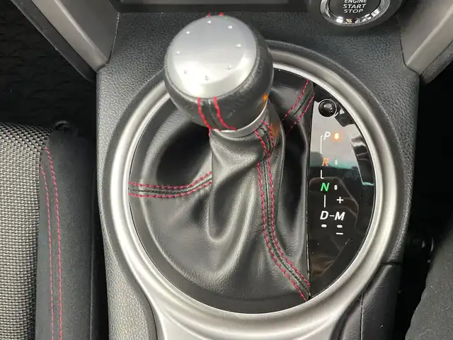 トヨタ ８６ GT 愛知県 2014(平26)年 4.2万km サテンホワイトパール 禁煙車/ワンオーナー/純正７インチナビ/（フルセグＴＶ/ＣＤ/ＤＶＤ/Ｂｌｕｅｔｏｏｔｈ/ＡＭ/ＦＭ）/バックカメラ/ＥＴＣ/パドルシフト/純正１７インチアルミホイール/スマートキー/プッシュスタート/ＨＩＤヘッドライト/フロントフォグランプ/純正フロアマット/横滑り防止装置/オートエアコン/電動格納ミラー