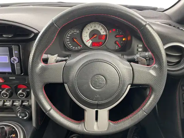 トヨタ ８６ GT 愛知県 2014(平26)年 4.2万km サテンホワイトパール 禁煙車/ワンオーナー/純正７インチナビ/（フルセグＴＶ/ＣＤ/ＤＶＤ/Ｂｌｕｅｔｏｏｔｈ/ＡＭ/ＦＭ）/バックカメラ/ＥＴＣ/パドルシフト/純正１７インチアルミホイール/スマートキー/プッシュスタート/ＨＩＤヘッドライト/フロントフォグランプ/純正フロアマット/横滑り防止装置/オートエアコン/電動格納ミラー