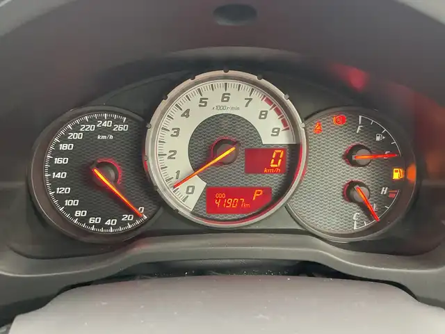 トヨタ ８６ GT 愛知県 2014(平26)年 4.2万km サテンホワイトパール 禁煙車/ワンオーナー/純正７インチナビ/（フルセグＴＶ/ＣＤ/ＤＶＤ/Ｂｌｕｅｔｏｏｔｈ/ＡＭ/ＦＭ）/バックカメラ/ＥＴＣ/パドルシフト/純正１７インチアルミホイール/スマートキー/プッシュスタート/ＨＩＤヘッドライト/フロントフォグランプ/純正フロアマット/横滑り防止装置/オートエアコン/電動格納ミラー