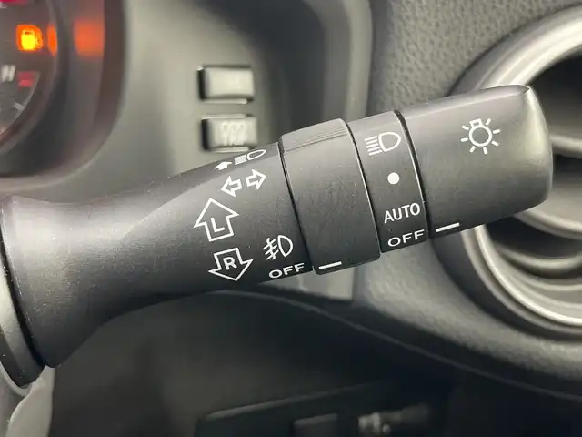 トヨタ ８６ GT 愛知県 2014(平26)年 4.2万km サテンホワイトパール 禁煙車/ワンオーナー/純正７インチナビ/（フルセグＴＶ/ＣＤ/ＤＶＤ/Ｂｌｕｅｔｏｏｔｈ/ＡＭ/ＦＭ）/バックカメラ/ＥＴＣ/パドルシフト/純正１７インチアルミホイール/スマートキー/プッシュスタート/ＨＩＤヘッドライト/フロントフォグランプ/純正フロアマット/横滑り防止装置/オートエアコン/電動格納ミラー