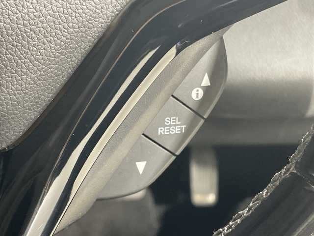 ホンダ ヴェゼル ハイブリッド Z ホンダセンシング 神奈川県 2017(平29)年 5.5万km クリスタルブラックパール 社外メモリナビ【NX617】/バックカメラ/Honda SENSING/レーダークルーズコントロール/シートヒーター/パワーシート/シートメモリー/ビルトインETC/純正フロアマット/ステアリングスイッチ/スマートキー/LDEヘッドライト/オートライト/ルーフレール/純正17インチアルミホイル/車線維持支援システム/衝突軽減ブレーキ/誤発進抑制機能/先行車発進お知らせ機能