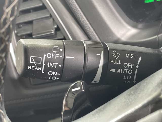 ホンダ ヴェゼル ハイブリッド Z ホンダセンシング 神奈川県 2017(平29)年 5.5万km クリスタルブラックパール 社外メモリナビ【NX617】/バックカメラ/Honda SENSING/レーダークルーズコントロール/シートヒーター/パワーシート/シートメモリー/ビルトインETC/純正フロアマット/ステアリングスイッチ/スマートキー/LDEヘッドライト/オートライト/ルーフレール/純正17インチアルミホイル/車線維持支援システム/衝突軽減ブレーキ/誤発進抑制機能/先行車発進お知らせ機能