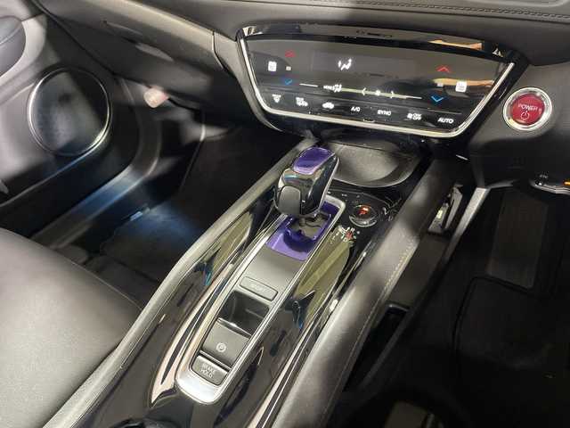 ホンダ ヴェゼル ハイブリッド Z ホンダセンシング 神奈川県 2017(平29)年 5.5万km クリスタルブラックパール 社外メモリナビ【NX617】/バックカメラ/Honda SENSING/レーダークルーズコントロール/シートヒーター/パワーシート/シートメモリー/ビルトインETC/純正フロアマット/ステアリングスイッチ/スマートキー/LDEヘッドライト/オートライト/ルーフレール/純正17インチアルミホイル/車線維持支援システム/衝突軽減ブレーキ/誤発進抑制機能/先行車発進お知らせ機能