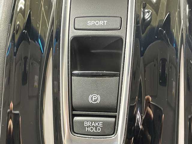 ホンダ ヴェゼル ハイブリッド Z ホンダセンシング 神奈川県 2017(平29)年 5.5万km クリスタルブラックパール 社外メモリナビ【NX617】/バックカメラ/Honda SENSING/レーダークルーズコントロール/シートヒーター/パワーシート/シートメモリー/ビルトインETC/純正フロアマット/ステアリングスイッチ/スマートキー/LDEヘッドライト/オートライト/ルーフレール/純正17インチアルミホイル/車線維持支援システム/衝突軽減ブレーキ/誤発進抑制機能/先行車発進お知らせ機能