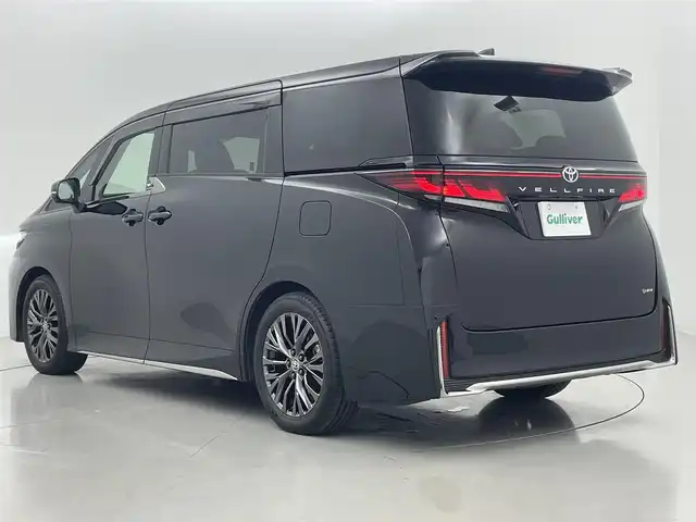 トヨタ ヴェルファイア ハイブリット Z プレミア 熊本県 2024(令6)年 1.9万km ブラック 禁煙車　/ワンオーナー　/純正１４インチディスプレイオーディオ　/HDMI/１２．１型フリップダウンモニター　/社外全方位ドライブレコーダー　/ビルトインETC2.0/両側パワースライドドア　/前席・2列目シートヒーター　/前席・2列目エアーシート　/前席パワーシート　/トヨタセーフティーセンス/・プリクラッシュセーフティ/・ロードサインアシスト/・フロントクロストラフィックアラート/・レーンディパーチャーアラート/・リヤクロストラフィックアラート/・レーダークルーズコントロール/横滑り防止/ブラインドスポットモニター/左右独立ガラスムーンルーフ/100V充電/置くだけ充電/ステアリングヒーター/パワーバックドア/ヘッドアップディスプレイ/デジタルインナーミラー/純正フロアマット/純正19インチAW/オートライト/オートマチックハイビーム/LEDヘッドライト/スマートキー/プッシュスタート/スペアキー1本/保証書/取扱説明書