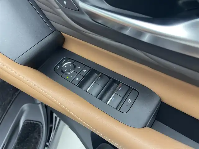 トヨタ ヴェルファイア ハイブリット Z プレミア 熊本県 2024(令6)年 1.9万km ブラック 禁煙車　/ワンオーナー　/純正１４インチディスプレイオーディオ　/HDMI/１２．１型フリップダウンモニター　/社外全方位ドライブレコーダー　/ビルトインETC2.0/両側パワースライドドア　/前席・2列目シートヒーター　/前席・2列目エアーシート　/前席パワーシート　/トヨタセーフティーセンス/・プリクラッシュセーフティ/・ロードサインアシスト/・フロントクロストラフィックアラート/・レーンディパーチャーアラート/・リヤクロストラフィックアラート/・レーダークルーズコントロール/横滑り防止/ブラインドスポットモニター/左右独立ガラスムーンルーフ/100V充電/置くだけ充電/ステアリングヒーター/パワーバックドア/ヘッドアップディスプレイ/デジタルインナーミラー/純正フロアマット/純正19インチAW/オートライト/オートマチックハイビーム/LEDヘッドライト/スマートキー/プッシュスタート/スペアキー1本/保証書/取扱説明書