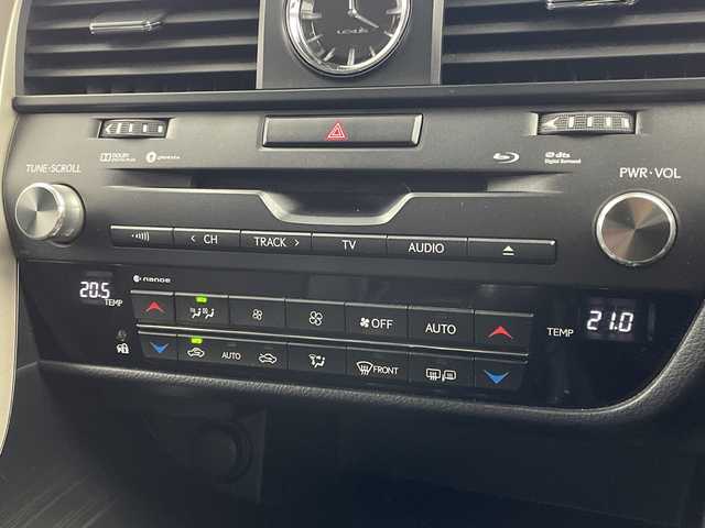 レクサス ＲＸ 200t 岐阜県 2017(平29)年 5.3万km ソニッククォーツ 純正SDナビ/フルセグ/BT/DVD/BD/USB/バックカメラ/ビルトインETC2.0/社外ドライブレコーダー/トヨタセーフティセンス/・レーダークルーズコントロール/・プリクラッシュセーフティ/・レーンキープアシスト/・オートマチックハイビーム/三眼LEDヘッドライト/フォグランプ/シーケンシャルウインカー/100V充電/MTモード付AT/パワーバックドア/トノカバー/ハーフレザーシート/本革ステアリング/アイドリングストップ/純正20インチAW/純正フロアマット/サイドバイザー/ターボ車