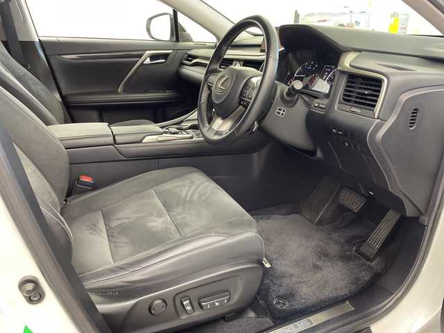 レクサス ＲＸ 200t 岐阜県 2017(平29)年 5.3万km ソニッククォーツ 純正SDナビ/フルセグ/BT/DVD/BD/USB/バックカメラ/ビルトインETC2.0/社外ドライブレコーダー/トヨタセーフティセンス/・レーダークルーズコントロール/・プリクラッシュセーフティ/・レーンキープアシスト/・オートマチックハイビーム/三眼LEDヘッドライト/フォグランプ/シーケンシャルウインカー/100V充電/MTモード付AT/パワーバックドア/トノカバー/ハーフレザーシート/本革ステアリング/アイドリングストップ/純正20インチAW/純正フロアマット/サイドバイザー/ターボ車