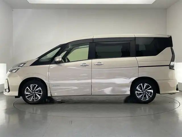 日産 セレナ e－パワー ハイウェイスター V 愛知県 2021(令3)年 4.1万km カシミヤグレージュ 純正１０型ナビ　全方位カメラ　禁煙　プロパイロット　デジタルインナーミラー　ＢＳＭ　ハンズフリー両側パワスラ　ＥＴＣ　衝突軽減　追従クルコン　ハンドル支援　ＬＥＤオートライト　コーナーセンサー　ドライブレコーダー　エマージェンシーブレーキ　純正OP16インチアルミ　電動パーキングブレーキ　オートホールド　ナビ連動純正ドラレコ