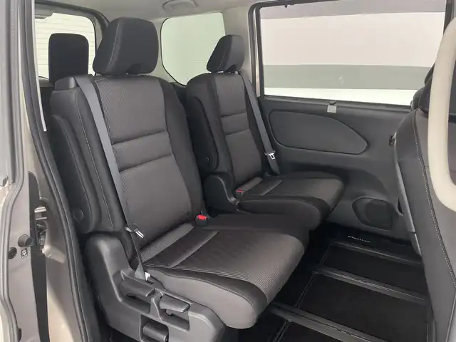 日産 セレナ e－パワー ハイウェイスター V 愛知県 2021(令3)年 4.1万km カシミヤグレージュ 純正１０型ナビ　全方位カメラ　禁煙　プロパイロット　デジタルインナーミラー　ＢＳＭ　ハンズフリー両側パワスラ　ＥＴＣ　衝突軽減　追従クルコン　ハンドル支援　ＬＥＤオートライト　コーナーセンサー　ドライブレコーダー　エマージェンシーブレーキ　純正OP16インチアルミ　電動パーキングブレーキ　オートホールド　ナビ連動純正ドラレコ