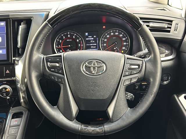 トヨタ アルファード S Cパッケージ 宮城県 2019(令1)年 5.9万km ホワイトパールクリスタルシャイン 純正10型ナビ/・BT接続/フルセグTV/CD/DVD/ミュージックサーバー/純正12型フリップダウンモニター/ブラインドスポットモニター/デジタルインナーミラー/純正18インチAW/両側パワースライドドア/パワーバックドア/パワーシート/シートメモリー/シートヒーター/エアシート/トヨタセーフティセンス/・オートマチックハイビーム/・レーダークルーズコントロール/・プリクラッシュセーフティ/・レーントレーシングアシスト/革巻きステアリング/ステアリングヒーター/LEDヘッドライト/フォグランプ/バックカメラ/ETC/禁煙車