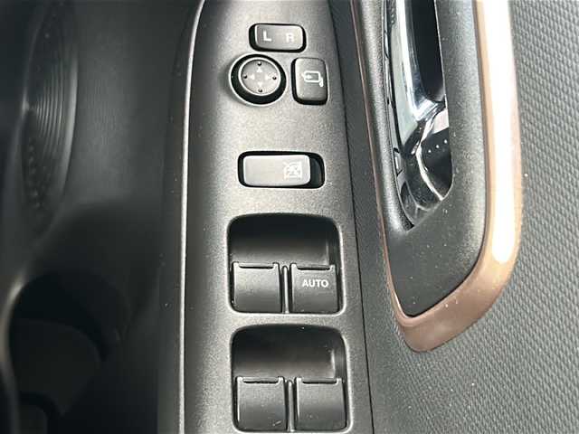 スズキ ワゴンＲ スマイル HYBRID X 三重県 2022(令4)年 3.8万km ピュアホワイトP シートヒーター /コーナーセンサー /スペアキー /両側パワースライドドア /USB給電ポート /レーダークルーズコントロール /レーンキープアシスト /ステアリングスイッチ/純正フロアマット /LEDヘッドライト /オートハイビーム /オートライト/禁煙車