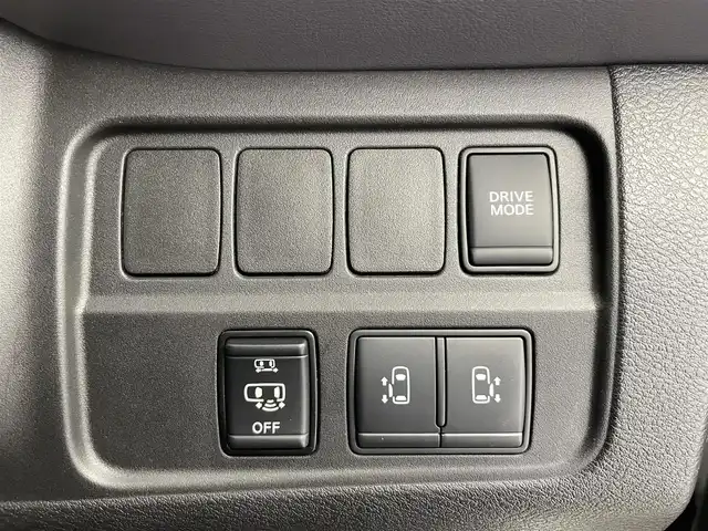 日産 セレナ e－パワー ハイウェイスター V 富山県 2020(令2)年 5.8万km ブリリアントホワイトパール 純正7型ナビ【MJ320D-W】/(AM/FM/CD/DVD/AUX/SD/BT)/フルセグTV/アラウンドビューモニター/両側パワースライドドア（ハンズフリー付き）/衝突被害軽減ブレーキ/クルーズコントロール/オートLEDヘッドライト/コーナーセンサー前後/ブラインドスポットモニター/ドライブレコーダー/ETC/スマートキー×２/プッシュスタート/ドアバイザー/純正15インチAW/取扱説明書