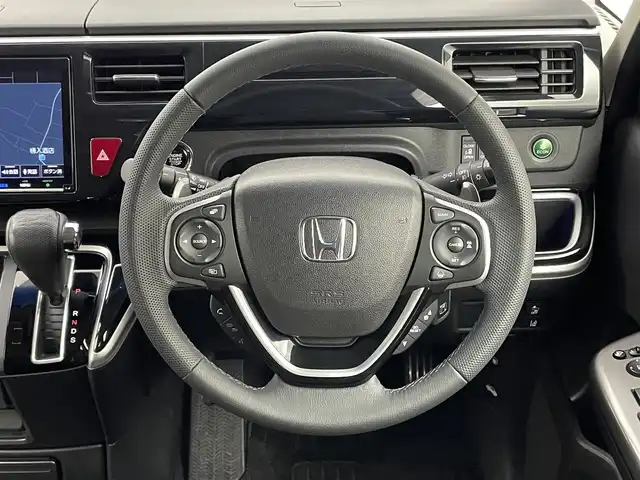 ホンダ ステップワゴン モデューロX ホンダセンシング 埼玉県 2019(平31)年 5.2万km プレミアムスパークルブラックパール 純正９インチナビ　バックカメラ　ＥＴＣ　ホンダセンシング　アダプティブクルーズコントロール　パドルシフト　両側パワースライドドア　純正アルミホイール　スマートキー　ＬＥＤヘッドライト　地デジフルセグ