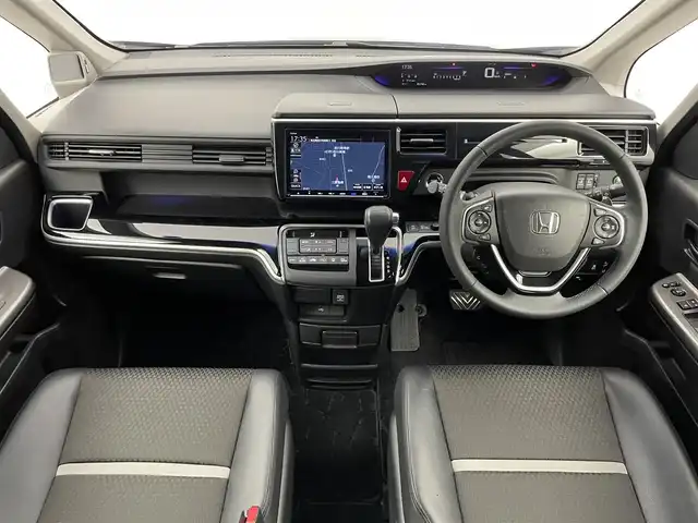 ホンダ ステップワゴン モデューロX ホンダセンシング 埼玉県 2019(平31)年 5.2万km プレミアムスパークルブラックパール 純正９インチナビ　バックカメラ　ＥＴＣ　ホンダセンシング　アダプティブクルーズコントロール　パドルシフト　両側パワースライドドア　純正アルミホイール　スマートキー　ＬＥＤヘッドライト　地デジフルセグ