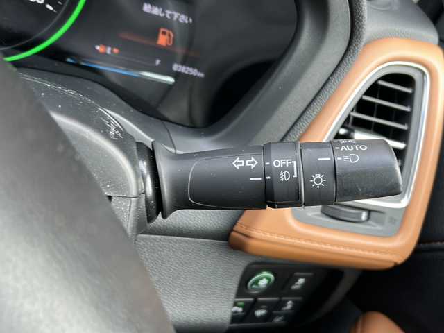 ホンダ ヴェゼル ハイブリッド Z ホンダセンシング 静岡県 2020(令2)年 3.9万km プレミアムクリスタルレッドM 純正ナビ/・CD/DVD/ipod/SD/USB/AUX/Bluetooth/・ラジオ/フルセグTV/主要装備/・シートヒーター　/・レーンキープアシスト　/・コーナーセンサー　/・ホールド　/・ヒーテッドドアミラー　/・ＥＴＣ　/・ステアリングリモコン　/・オートライト　/・パドルシフト　/・レーダークルーズコントロール　/・パドルシフト/・プッシュスタート/・スマートキー/・バックカメラ/・純正アルミホイール