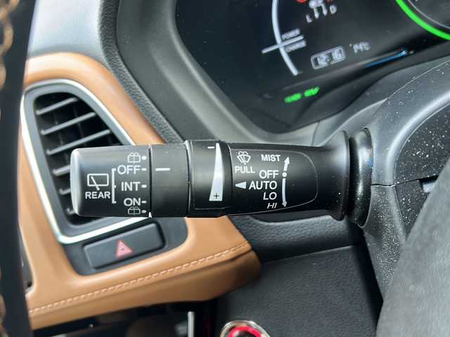 ホンダ ヴェゼル ハイブリッド Z ホンダセンシング 静岡県 2020(令2)年 3.9万km プレミアムクリスタルレッドM 純正ナビ/・CD/DVD/ipod/SD/USB/AUX/Bluetooth/・ラジオ/フルセグTV/主要装備/・シートヒーター　/・レーンキープアシスト　/・コーナーセンサー　/・ホールド　/・ヒーテッドドアミラー　/・ＥＴＣ　/・ステアリングリモコン　/・オートライト　/・パドルシフト　/・レーダークルーズコントロール　/・パドルシフト/・プッシュスタート/・スマートキー/・バックカメラ/・純正アルミホイール