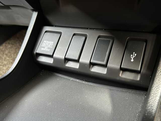 ホンダ ヴェゼル ハイブリッド Z ホンダセンシング 静岡県 2020(令2)年 3.9万km プレミアムクリスタルレッドM 純正ナビ/・CD/DVD/ipod/SD/USB/AUX/Bluetooth/・ラジオ/フルセグTV/主要装備/・シートヒーター　/・レーンキープアシスト　/・コーナーセンサー　/・ホールド　/・ヒーテッドドアミラー　/・ＥＴＣ　/・ステアリングリモコン　/・オートライト　/・パドルシフト　/・レーダークルーズコントロール　/・パドルシフト/・プッシュスタート/・スマートキー/・バックカメラ/・純正アルミホイール