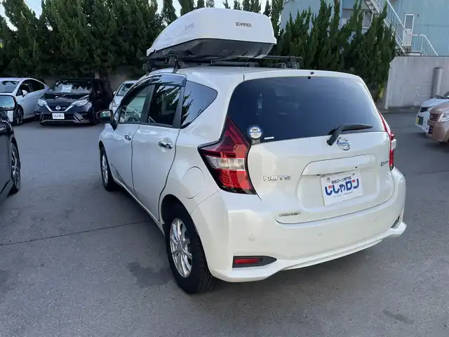 日産 ノート e－パワー メダリスト 和歌山県 2016(平28)年 6.6万km ブリリアントホワイトパール (株)IDOMが運営する【じしゃロン和歌山店】の自社ローン対象車両になります。こちらは現金ご利用時の価格です。/自社ローンご希望の方は別途その旨お申付け下さい。/●純正ナビ/（フルセグ/CD/DVD/Bluetooth）/（MM5160-W）/●バックカメラ/●車線逸脱防止支援システム/●インテリジェントエマージェンシーブレーキ/●前後クリアランスソナー/●オートライト/●フォグランプ/●革巻きステアリング/●ステアリングスイッチ/●電動格納ウインカーミラー/●ETC/●デジタルインナーミラー/●ルーフキャリア/●ドアバイザー/●前方ドライブレコーダー/●スマートキー/●プッシュスタート/●社外14インチアルミホイール
