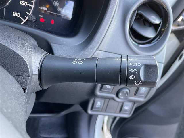 日産 ノート e－パワー メダリスト 和歌山県 2016(平28)年 6.6万km ブリリアントホワイトパール (株)IDOMが運営する【じしゃロン和歌山店】の自社ローン対象車両になります。こちらは現金ご利用時の価格です。/自社ローンご希望の方は別途その旨お申付け下さい。/●純正ナビ/（フルセグ/CD/DVD/Bluetooth）/（MM5160-W）/●バックカメラ/●車線逸脱防止支援システム/●インテリジェントエマージェンシーブレーキ/●前後クリアランスソナー/●オートライト/●フォグランプ/●革巻きステアリング/●ステアリングスイッチ/●電動格納ウインカーミラー/●ETC/●デジタルインナーミラー/●ルーフキャリア/●ドアバイザー/●前方ドライブレコーダー/●スマートキー/●プッシュスタート/●社外14インチアルミホイール