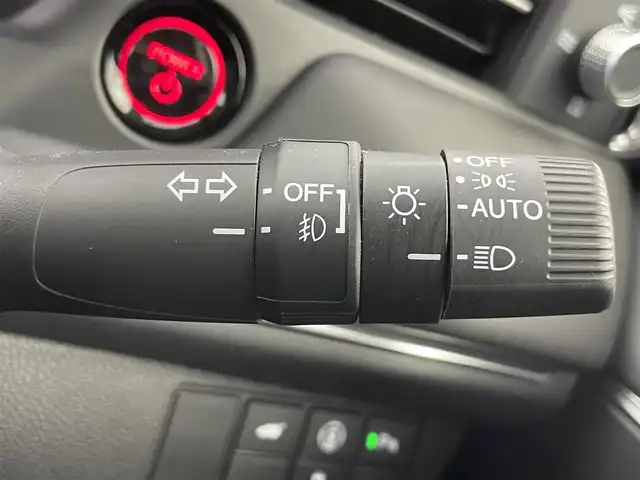 ホンダ ヴェゼル ハイブリッド e:HEV Z 富山県 2023(令5)年 1.6万km プラチナホワイトパール 純正9型ホンダコネクトディスプレイ/（AM/FM/USB/BT/AppleCarPlay/AndroidAuto）/フルセグTV/バックカメラ/寒冷地仕様/衝突被害軽減ブレーキ/アダプティブクルーズコントロール/レーンキープアシスト/ブラインドスポットモニター/オートマチックハイビーム/パーキングセンサー/電動リアゲート/ハーフレザーシート/前席シートヒーター/ステアリングヒーター/パドルシフト/置くだけ充電/ビルトインETC2.0/スマートキー×２/プッシュスタート/純正１８インチAW/純正フロアマット/保証書