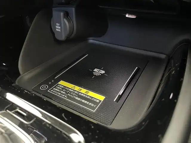 ホンダ ヴェゼル ハイブリッド e:HEV Z 富山県 2023(令5)年 1.6万km プラチナホワイトパール 純正9型ホンダコネクトディスプレイ/（AM/FM/USB/BT/AppleCarPlay/AndroidAuto）/フルセグTV/バックカメラ/寒冷地仕様/衝突被害軽減ブレーキ/アダプティブクルーズコントロール/レーンキープアシスト/ブラインドスポットモニター/オートマチックハイビーム/パーキングセンサー/電動リアゲート/ハーフレザーシート/前席シートヒーター/ステアリングヒーター/パドルシフト/置くだけ充電/ビルトインETC2.0/スマートキー×２/プッシュスタート/純正１８インチAW/純正フロアマット/保証書