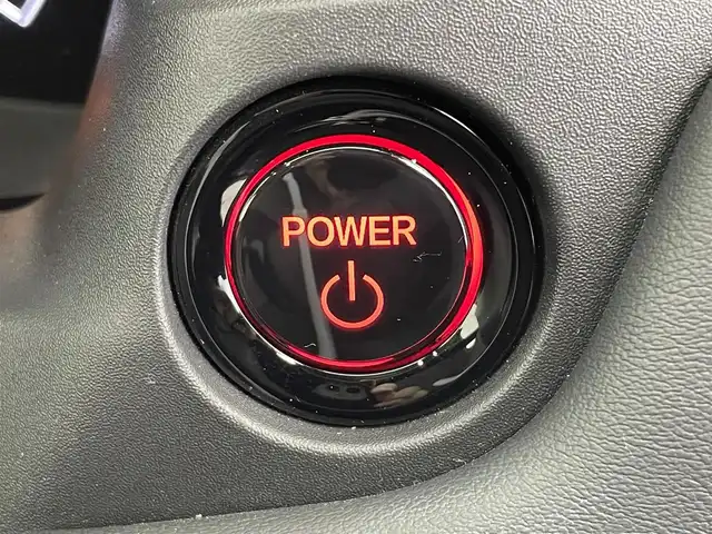 ホンダ ヴェゼル ハイブリッド e:HEV Z 富山県 2023(令5)年 1.6万km プラチナホワイトパール 純正9型ホンダコネクトディスプレイ/（AM/FM/USB/BT/AppleCarPlay/AndroidAuto）/フルセグTV/バックカメラ/寒冷地仕様/衝突被害軽減ブレーキ/アダプティブクルーズコントロール/レーンキープアシスト/ブラインドスポットモニター/オートマチックハイビーム/パーキングセンサー/電動リアゲート/ハーフレザーシート/前席シートヒーター/ステアリングヒーター/パドルシフト/置くだけ充電/ビルトインETC2.0/スマートキー×２/プッシュスタート/純正１８インチAW/純正フロアマット/保証書