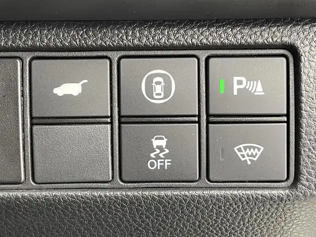 ホンダ ヴェゼル ハイブリッド e:HEV Z 富山県 2023(令5)年 1.6万km プラチナホワイトパール 純正9型ホンダコネクトディスプレイ/（AM/FM/USB/BT/AppleCarPlay/AndroidAuto）/フルセグTV/バックカメラ/寒冷地仕様/衝突被害軽減ブレーキ/アダプティブクルーズコントロール/レーンキープアシスト/ブラインドスポットモニター/オートマチックハイビーム/パーキングセンサー/電動リアゲート/ハーフレザーシート/前席シートヒーター/ステアリングヒーター/パドルシフト/置くだけ充電/ビルトインETC2.0/スマートキー×２/プッシュスタート/純正１８インチAW/純正フロアマット/保証書