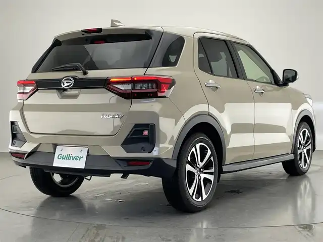 ダイハツ ロッキー プレミアム G 愛知県 2023(令5)年 2.7万km ナチュラルベージュマイカM シートヒーター　追従クルコン　禁煙　スマアシIII　衝突軽減　電動パーキング　オートホールド　ハーフレザー　コーナーセンサー　ＬＥＤオートライト　フォグランプ　純正フロアマット　ＵＳＢポート　フォグランプ