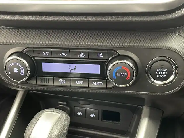 ダイハツ ロッキー プレミアム G 愛知県 2023(令5)年 2.7万km ナチュラルベージュマイカM シートヒーター　追従クルコン　禁煙　スマアシIII　衝突軽減　電動パーキング　オートホールド　ハーフレザー　コーナーセンサー　ＬＥＤオートライト　フォグランプ　純正フロアマット　ＵＳＢポート　フォグランプ