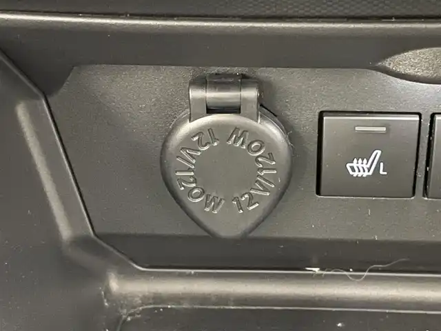 ダイハツ ロッキー プレミアム G 愛知県 2023(令5)年 2.7万km ナチュラルベージュマイカM シートヒーター　追従クルコン　禁煙　スマアシIII　衝突軽減　電動パーキング　オートホールド　ハーフレザー　コーナーセンサー　ＬＥＤオートライト　フォグランプ　純正フロアマット　ＵＳＢポート　フォグランプ