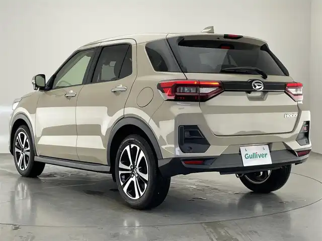 ダイハツ ロッキー プレミアム G 愛知県 2023(令5)年 2.7万km ナチュラルベージュマイカM シートヒーター　追従クルコン　禁煙　スマアシIII　衝突軽減　電動パーキング　オートホールド　ハーフレザー　コーナーセンサー　ＬＥＤオートライト　フォグランプ　純正フロアマット　ＵＳＢポート　フォグランプ